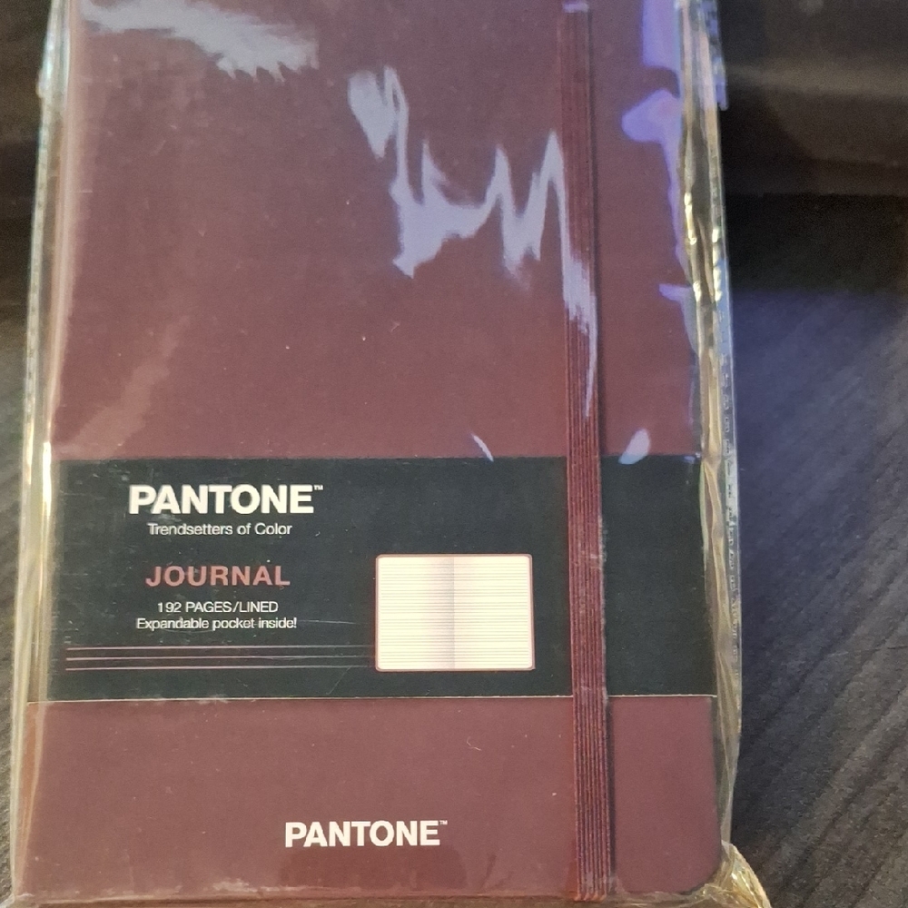 Pantone‎ Burgundy Journal